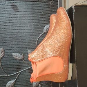 NWT Orange sparkling booties size 10